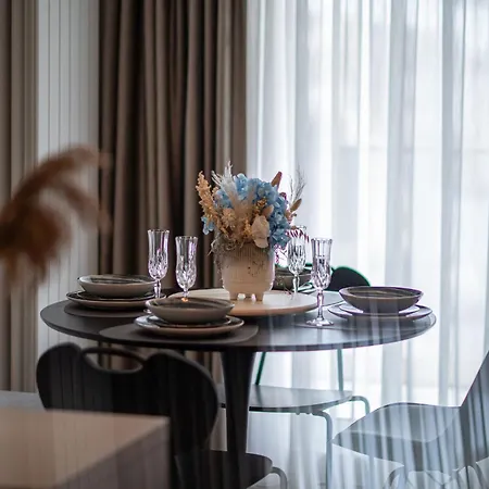 Lotti In Odyssey Spa&pool-parking