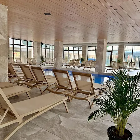 Lotti In Odyssey Pool & Lägenhet Năvodari