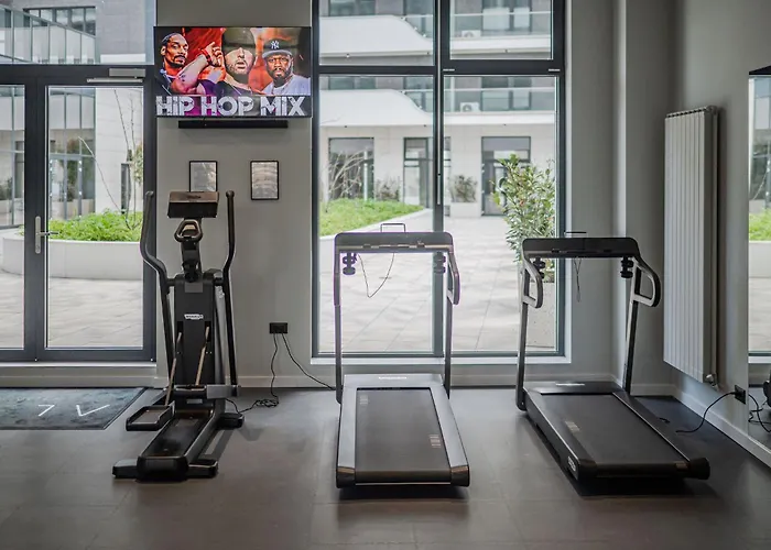 Lotti In Odyssey Pool & アパート